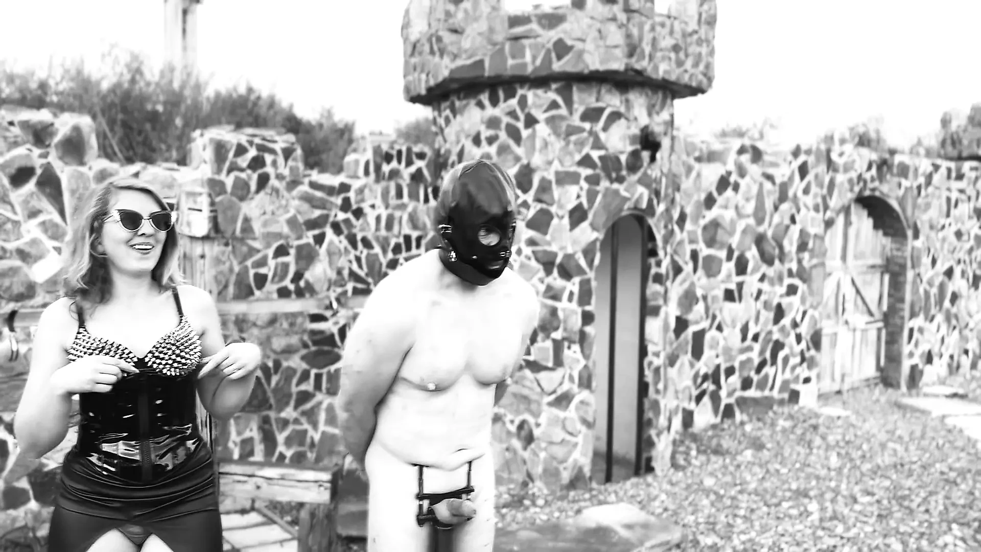 Real, medieval NIPPLE tantalize – TRAUMA NIPPLES