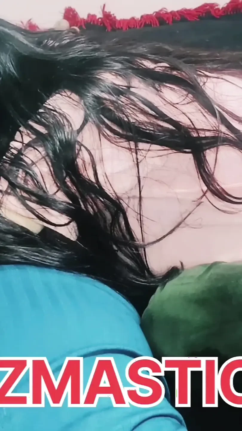 Bhabhi ne Chocolate llgakr nekala pani