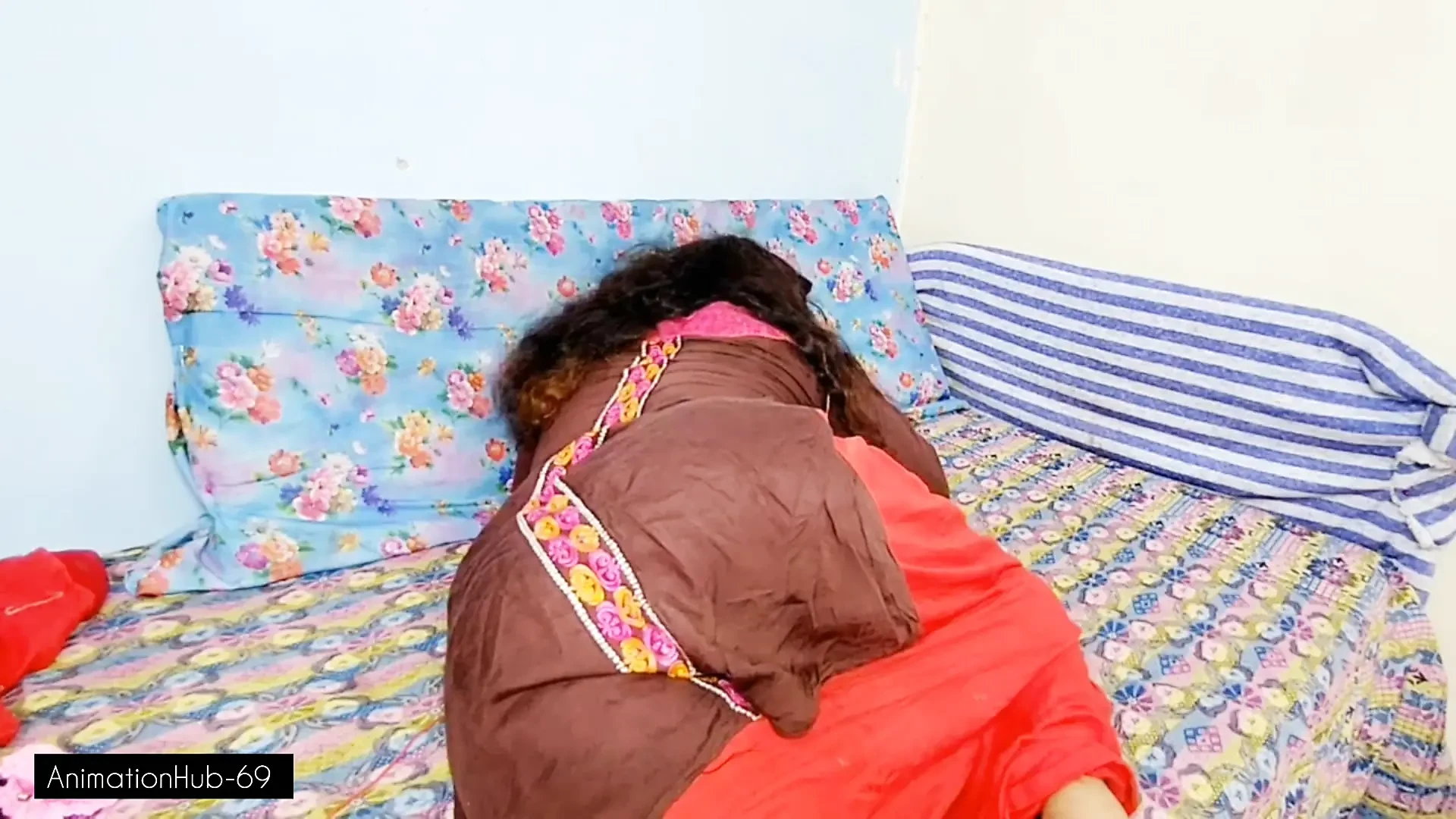 Deshi Milf Bhabi Show Her Nude Body And Fingering Her Wet pussy.