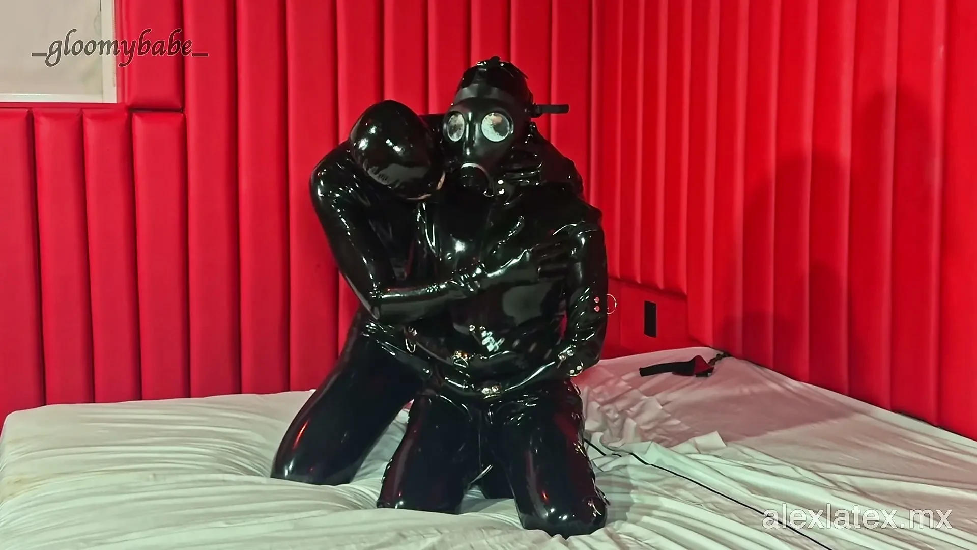 Latex slave: heavy rubber T1, dressed for domination – Alex Latex
