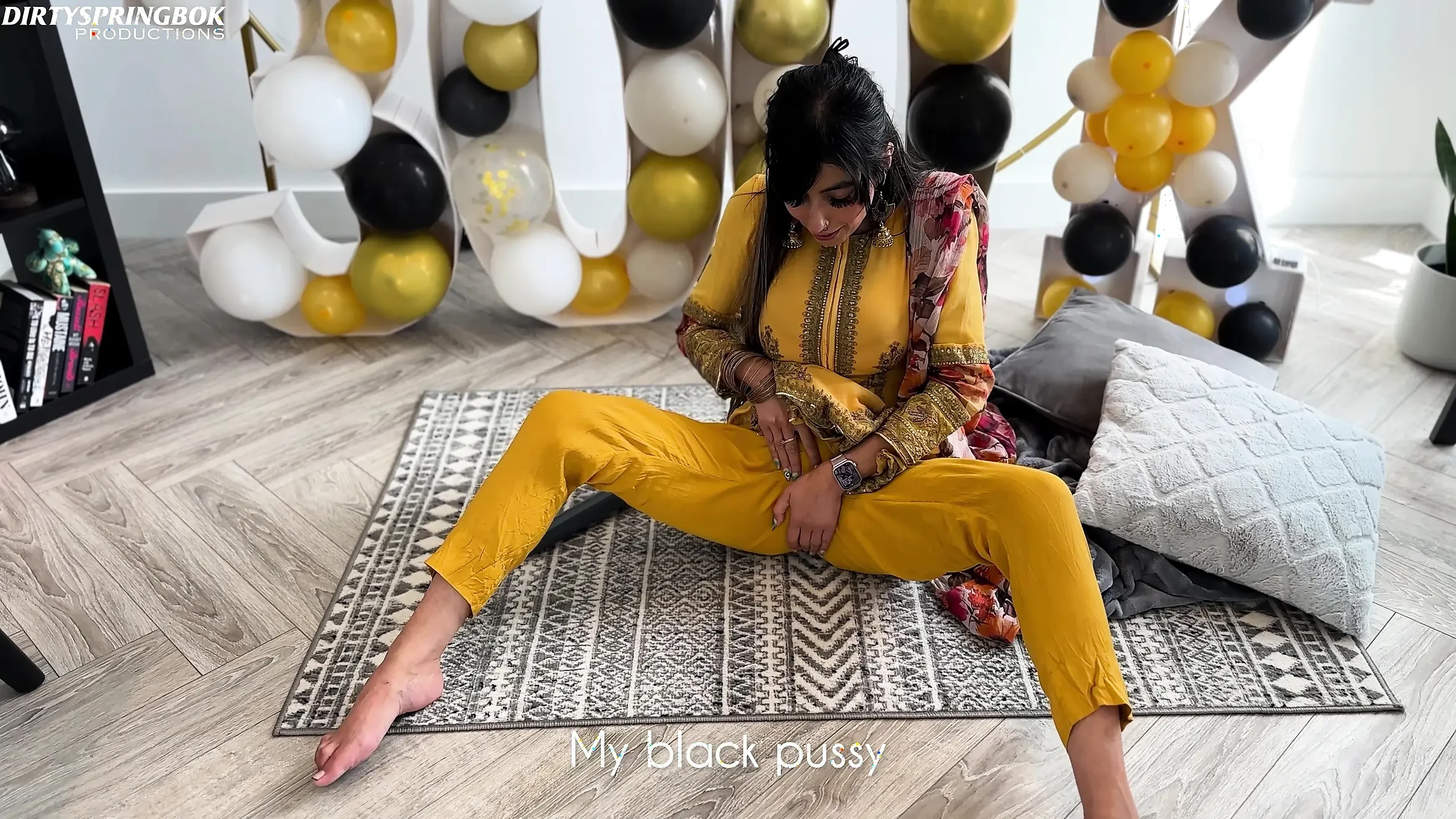 Aaliyah Yasin Gets Horny Whilst Waiting for Her Guests