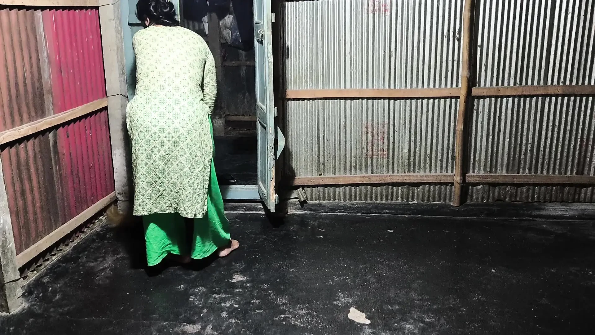 I hugged my aunty and started fucking her in the ass