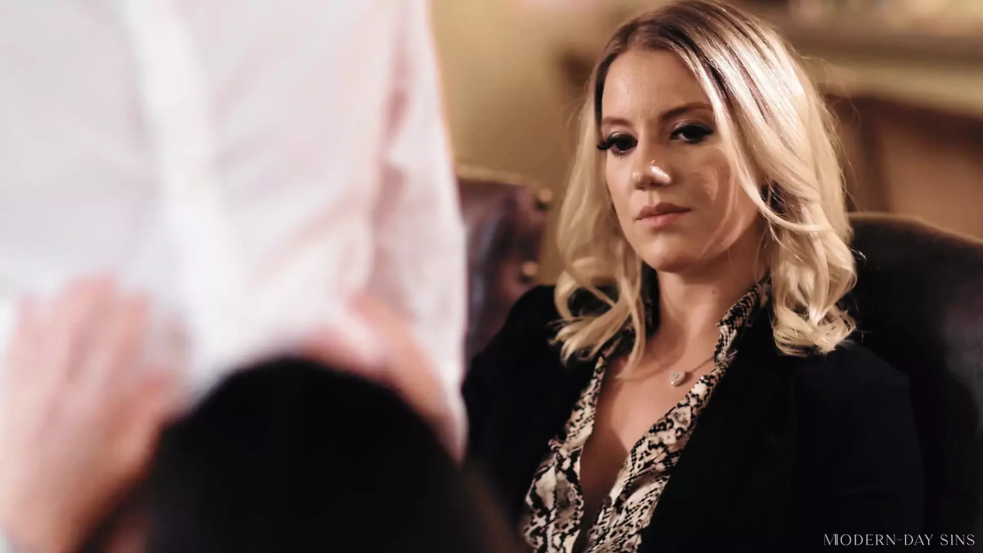 Modern-day Sins – Lesbian Cuckquean Candice Dare Brings Home Eager Employee for Horny Wife Rayveness