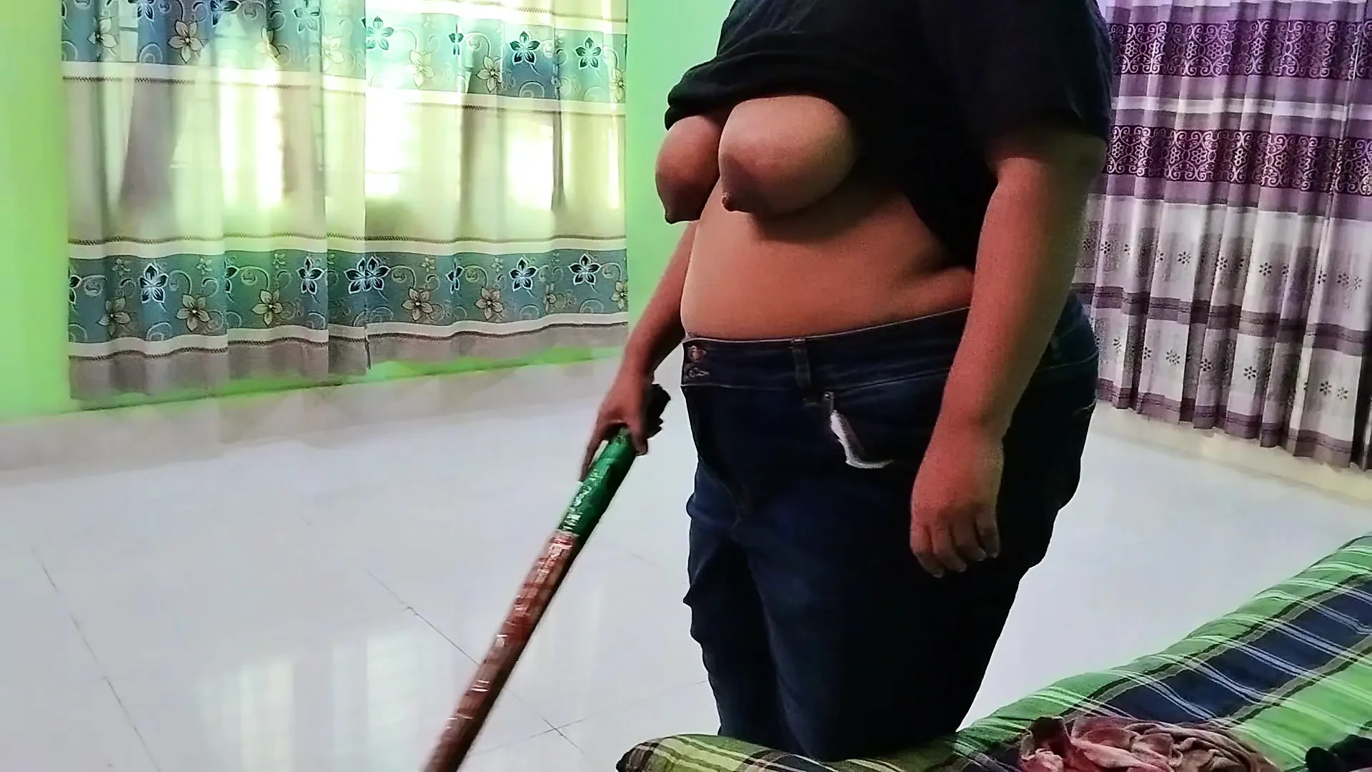 Egyptian Beautiful Friend’s Wife Fucked By Husband’s Friend in kitchen When she Cooking & Seduce him