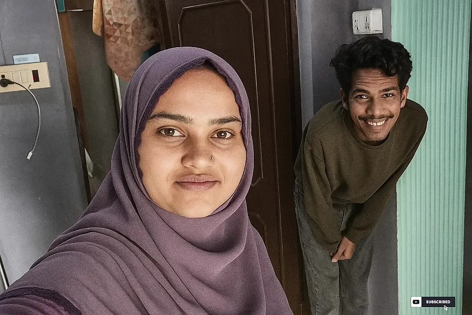 Pakisthani Stepsister Romantic Video Scene hug me love Naughty girls by -Snapchat143