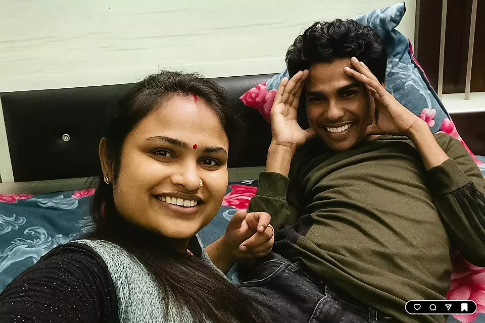 Indian Desi Village Bhabhi outdoor romance video, desi village hot bhabhi by -Snapchat143