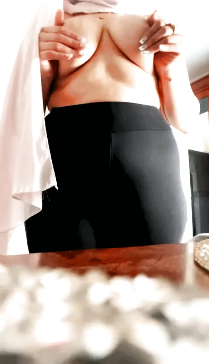 Niyaka from bouira with her hijab at home