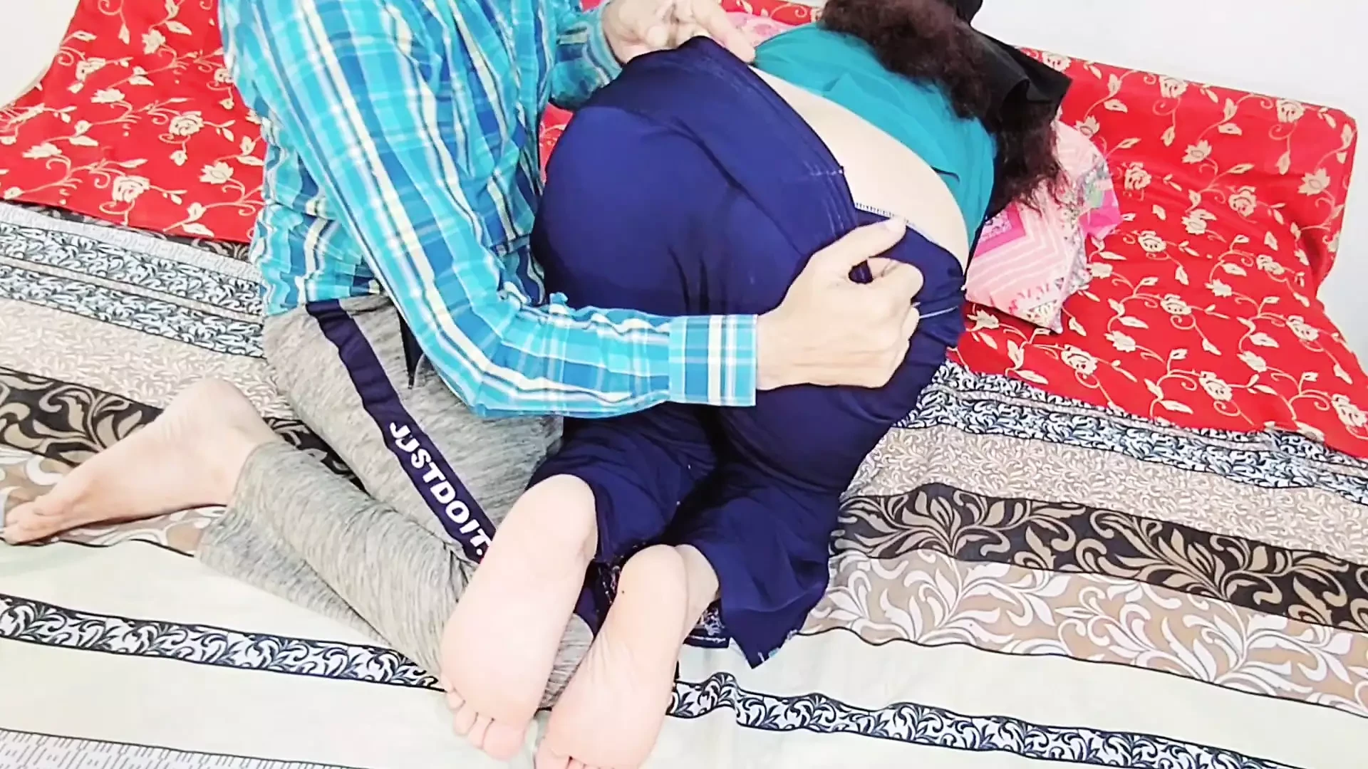 Desi hot couple anal sex in bedroom, husband enjoys hard anal sex with sexy Hindi audio, Indian wife’s anal in doggy style