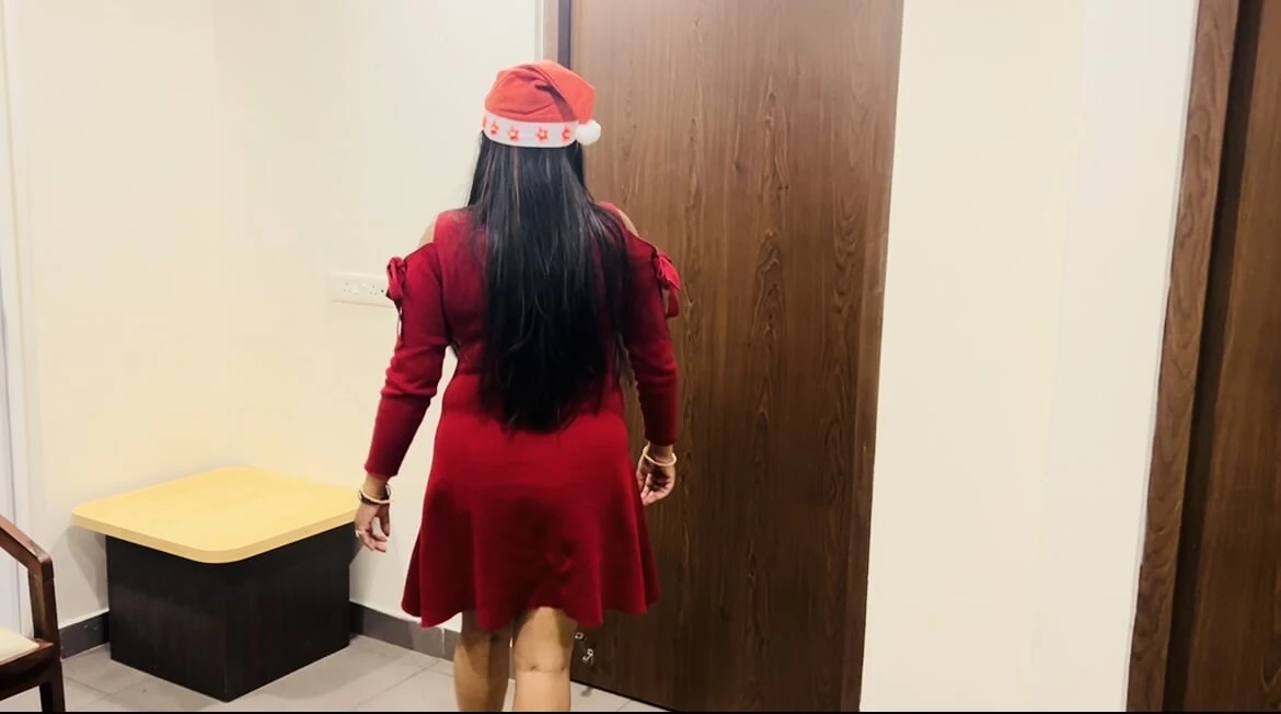 Indian Desi Santa-Clause gave her pussy to be fucked in doggystyle as Christmas gift with clear hindi audio