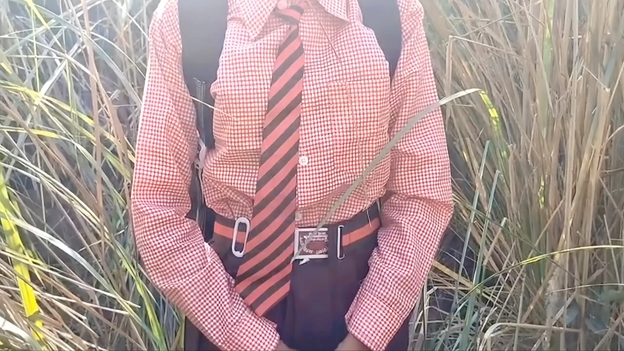 Indian Desi School Girl Jungle Sex Viral Video