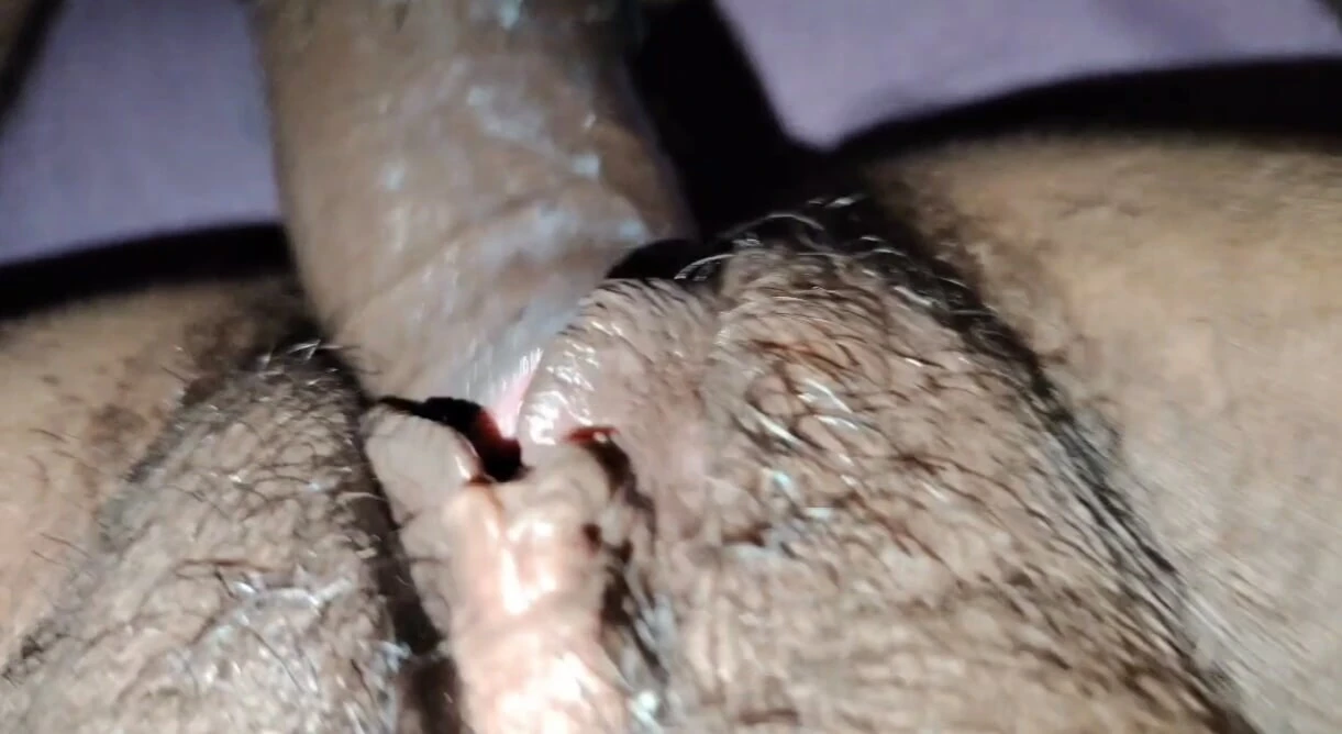 Indian girl small pussy licking and showed her pussy on the bed on her boyfriend