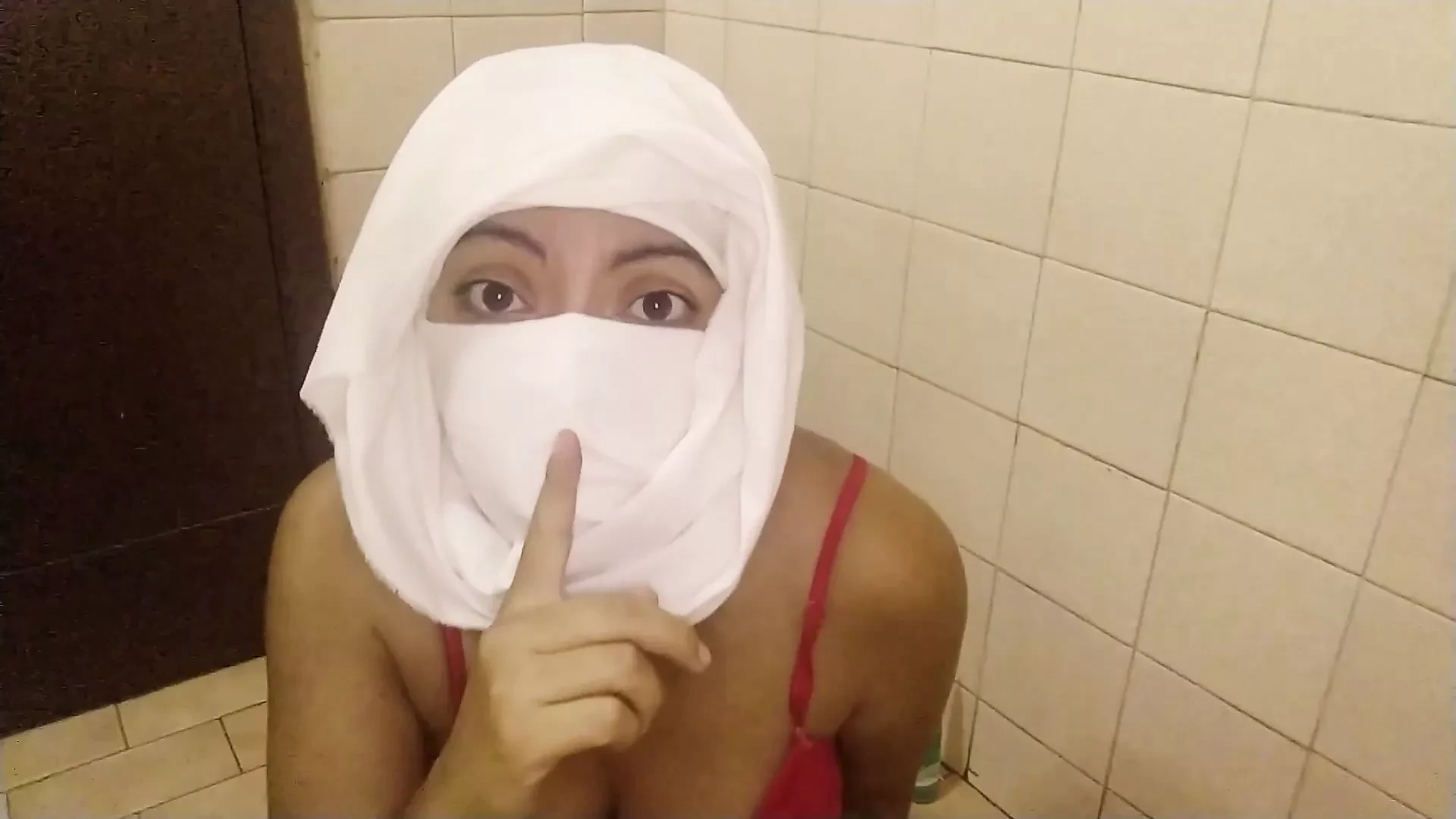 Real Muslim Arab Step Mom Squirting Hard, Creamy Pussy, Hijab