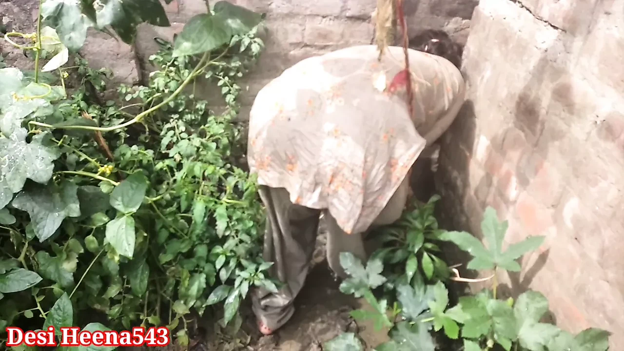 Sabji khet me Heena ko choda clear voice