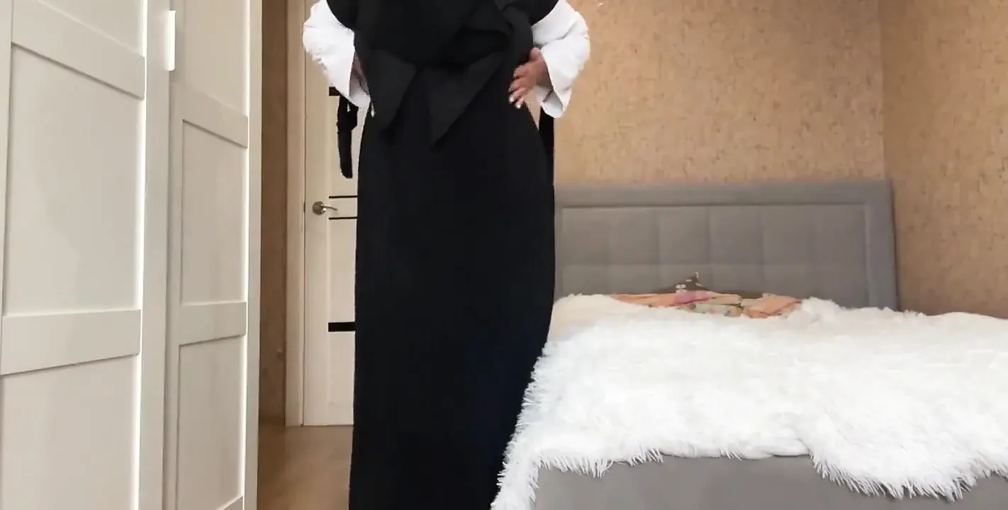 Arab Wife Masturbates to Orgasm Through Panties