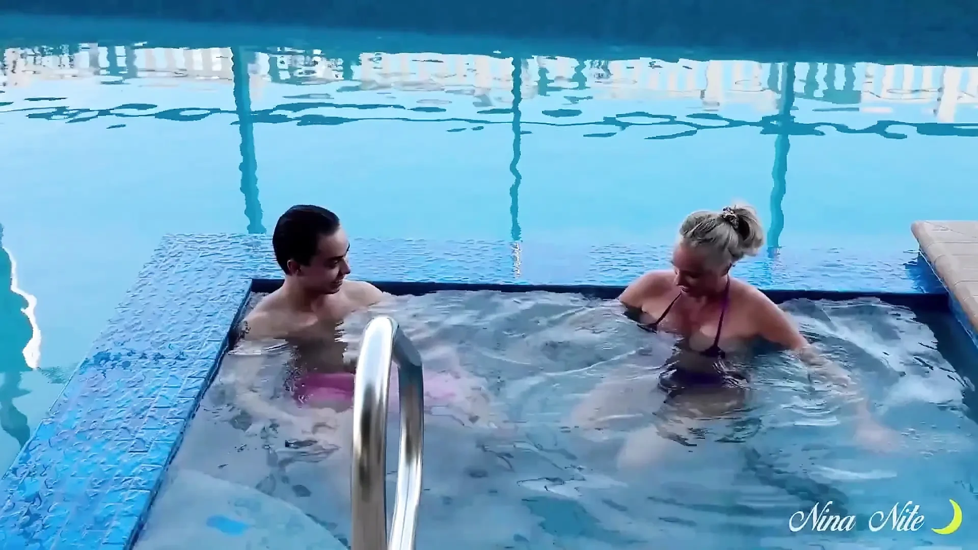 Nina Shows Her Cub Some Poolside Moves