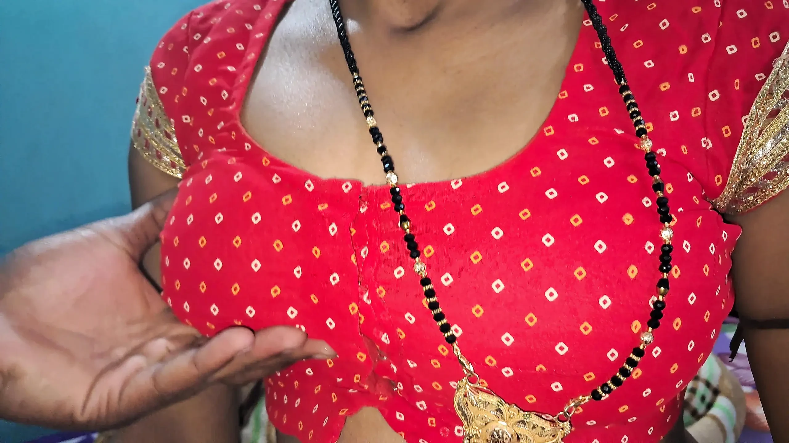 Indian Bhabhi Red Blouse sucking dick till cum in mouth