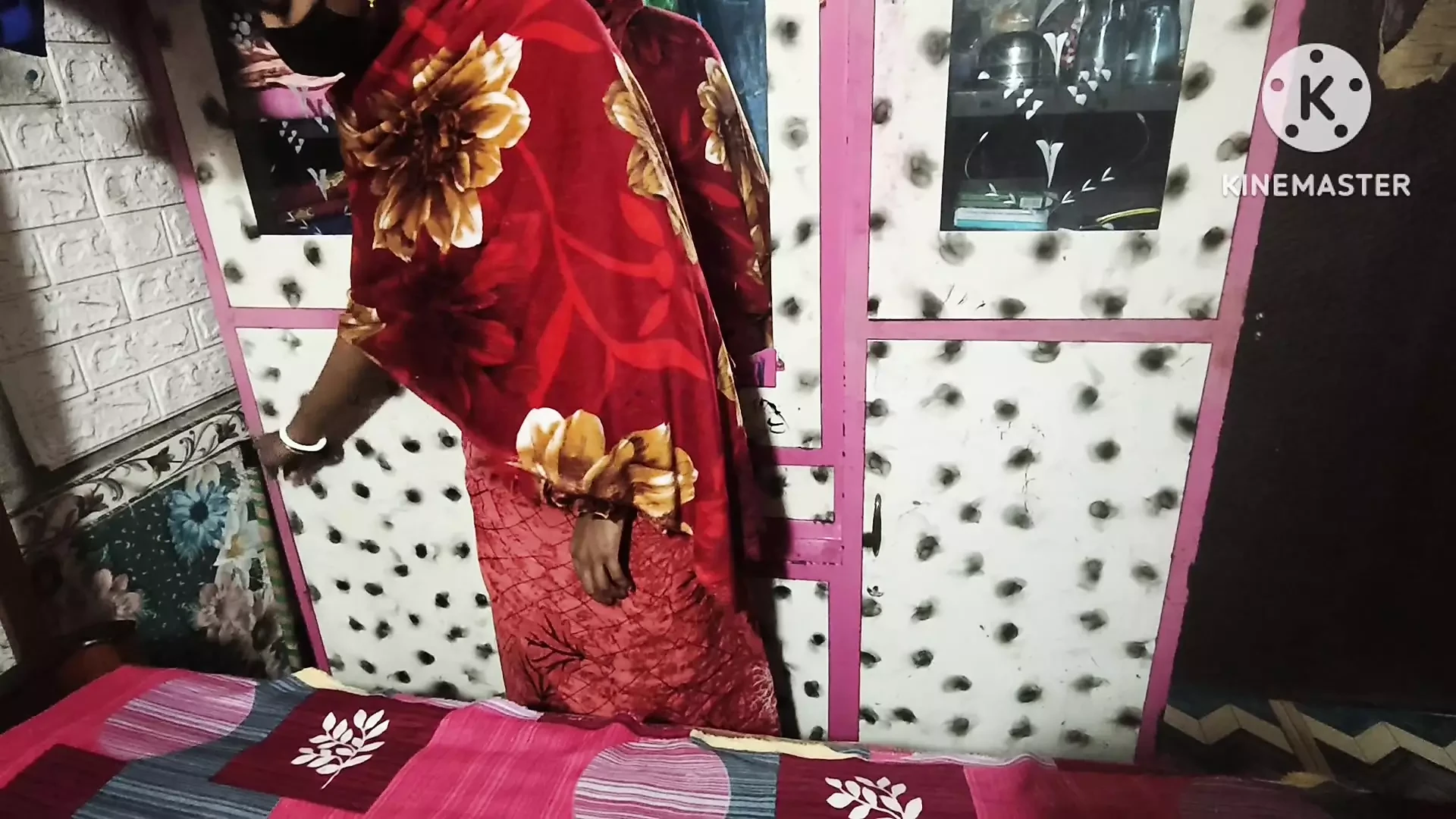 Kamwali bai ko aaj akele pakar mast chudai ki bedroom maine with milk licking hard sex video