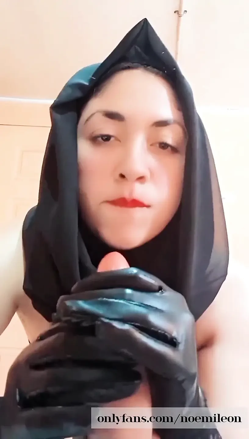 Irani Muslim Hotwife