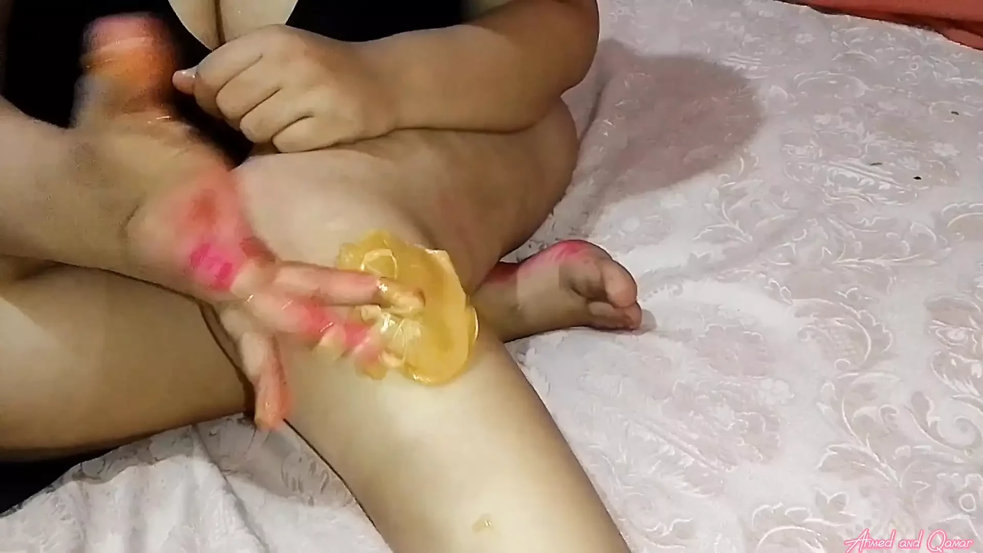 Watch the Slut Qamar Sweeten Her Pussy and Then Get Fucked with Egyptian