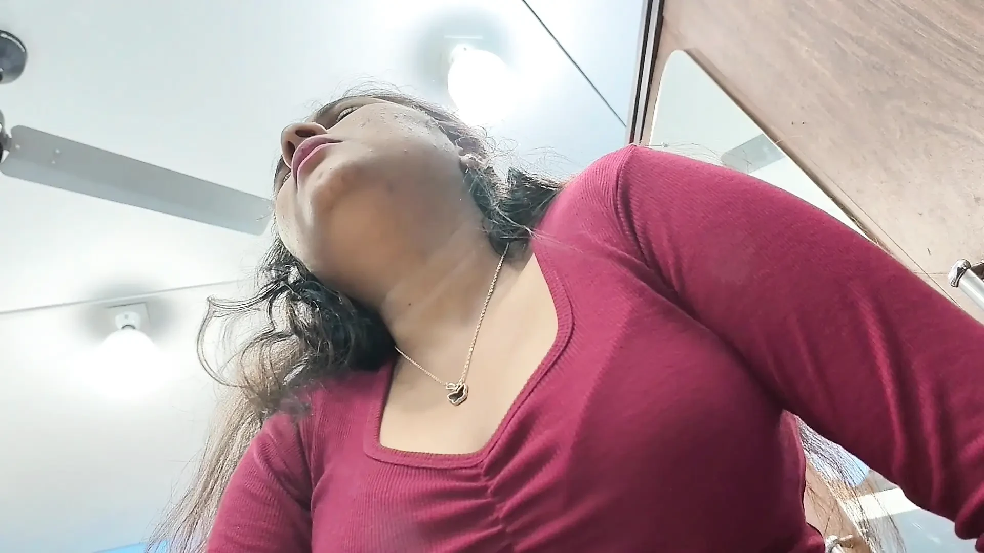 Malayali girl pussy lick by her mallu boyfriend in her home while her husband not in home