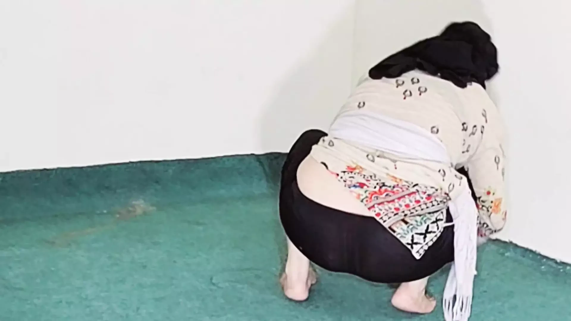 SEXY MAID CLEANING ROOM AND SEDUCING YOU ALL, DIRTY HINDI TALKING