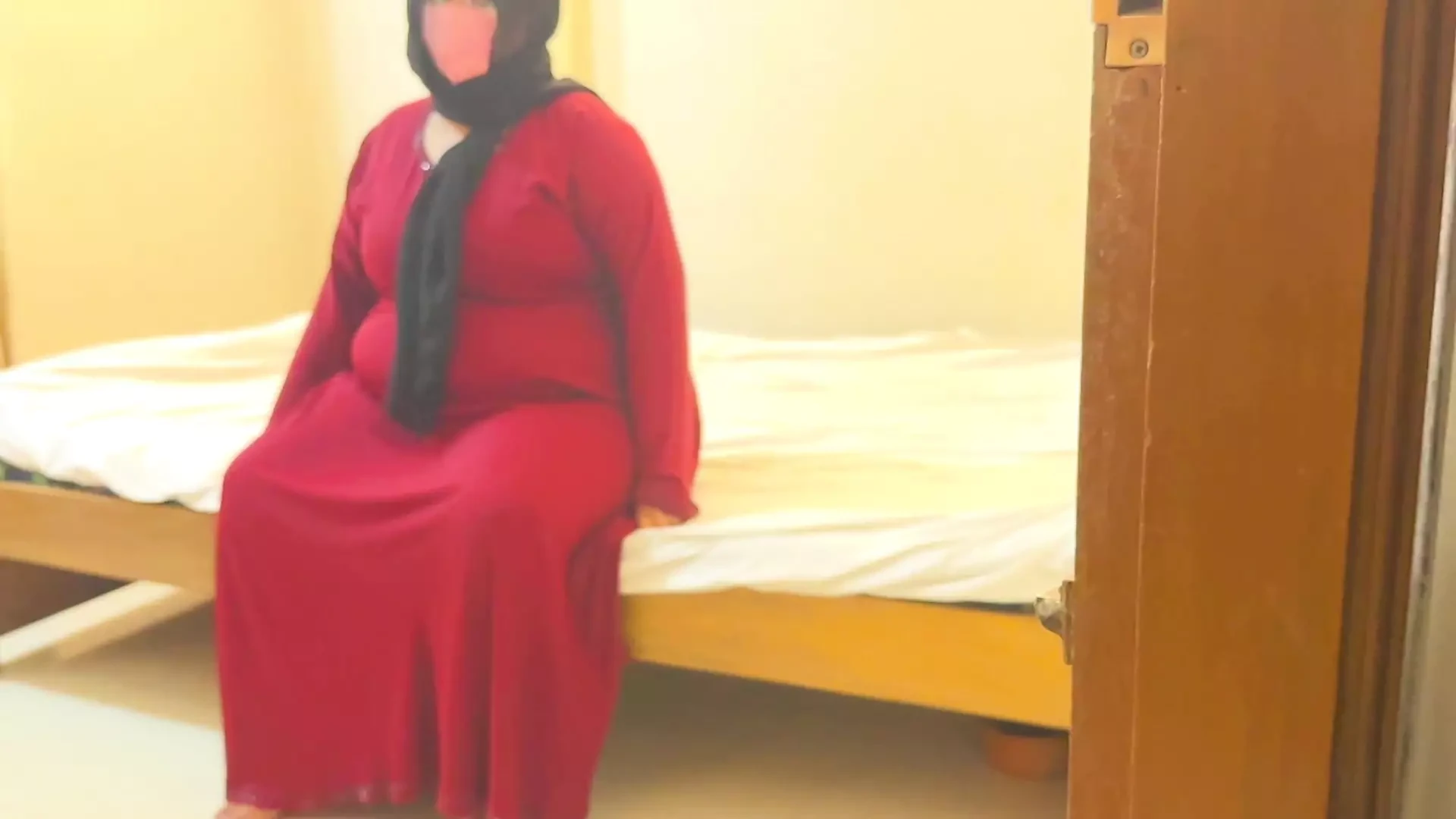 Dost ke bebe ko hotal mein le ao aur Jabardast Chudai – Friend’s Muslim Hijabi Wife Fucking in Hotel When Her Husband was abroad