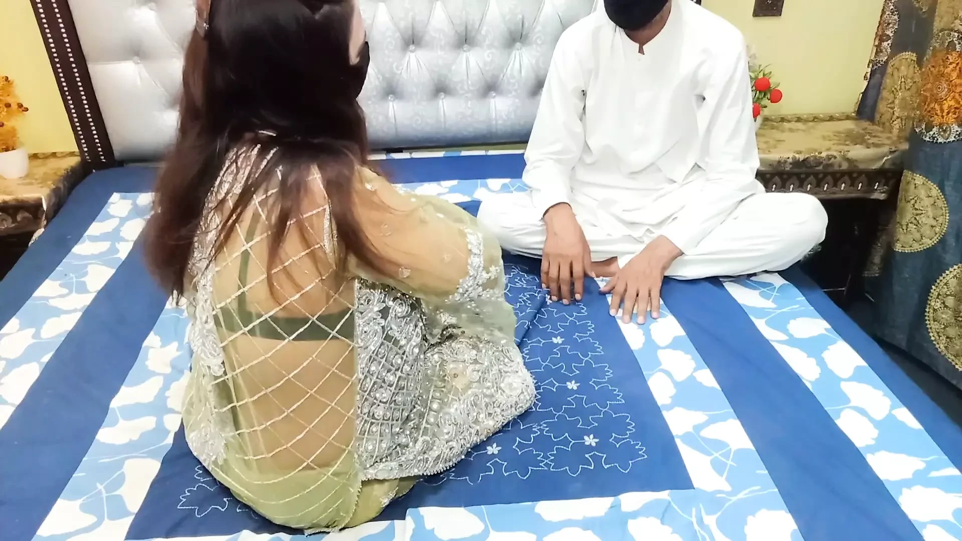 Pakistani Desi Bhabhi Fucked for A Gift Desi Sex Xxxxx Hindi Audio