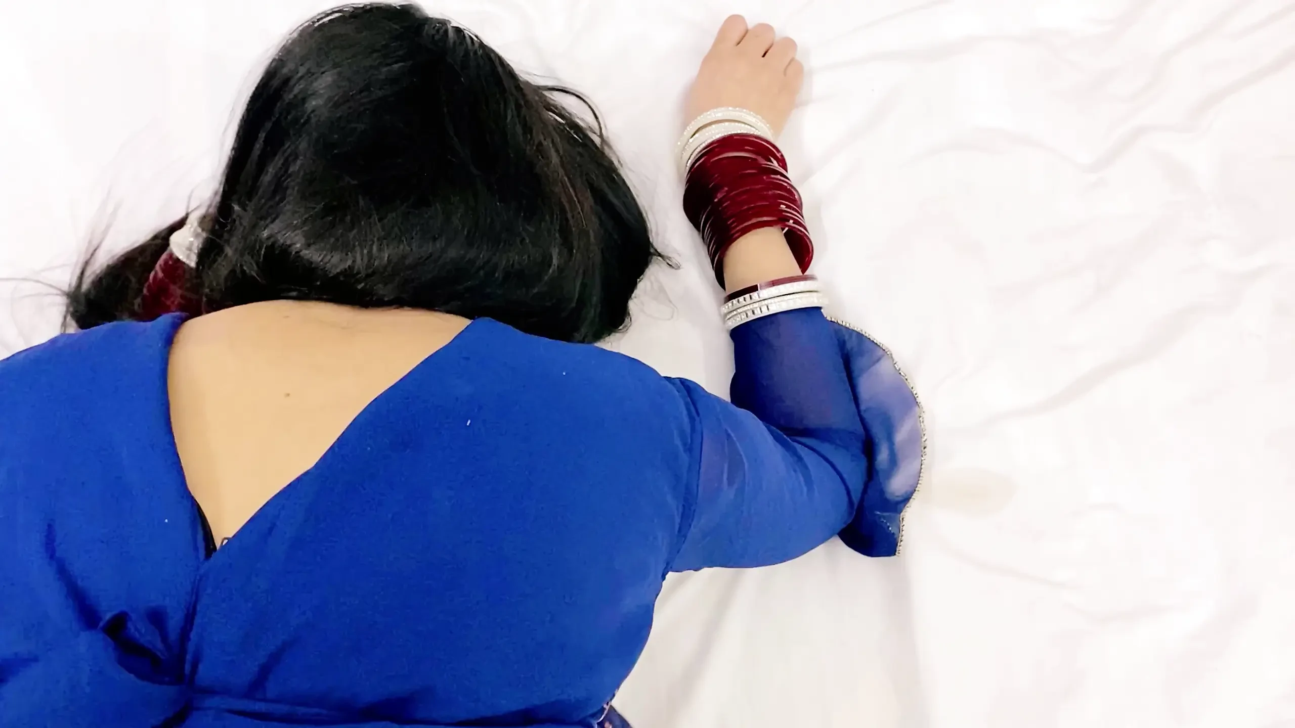 Seeing Uncle’s thick black cock, the virgin girl’s got shook and said to uncle, please leave my,Hindi HD xxx Full movie